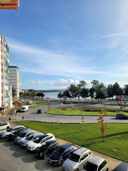 Alugo apartamento T2 no Barreiro