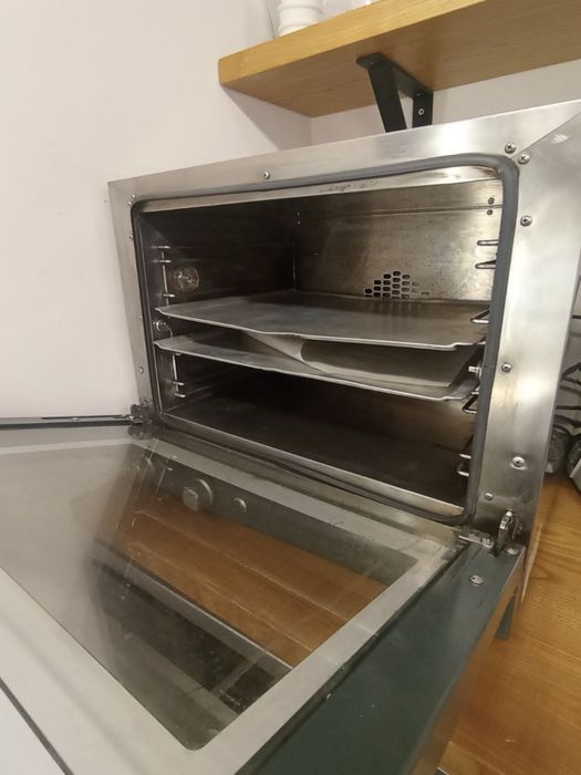 Духовка Unox Anna