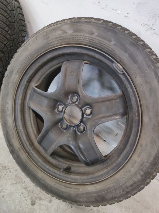 Felgi stalowe strukturalne Opel opony Goodyear Ultragrip 9 zimowe