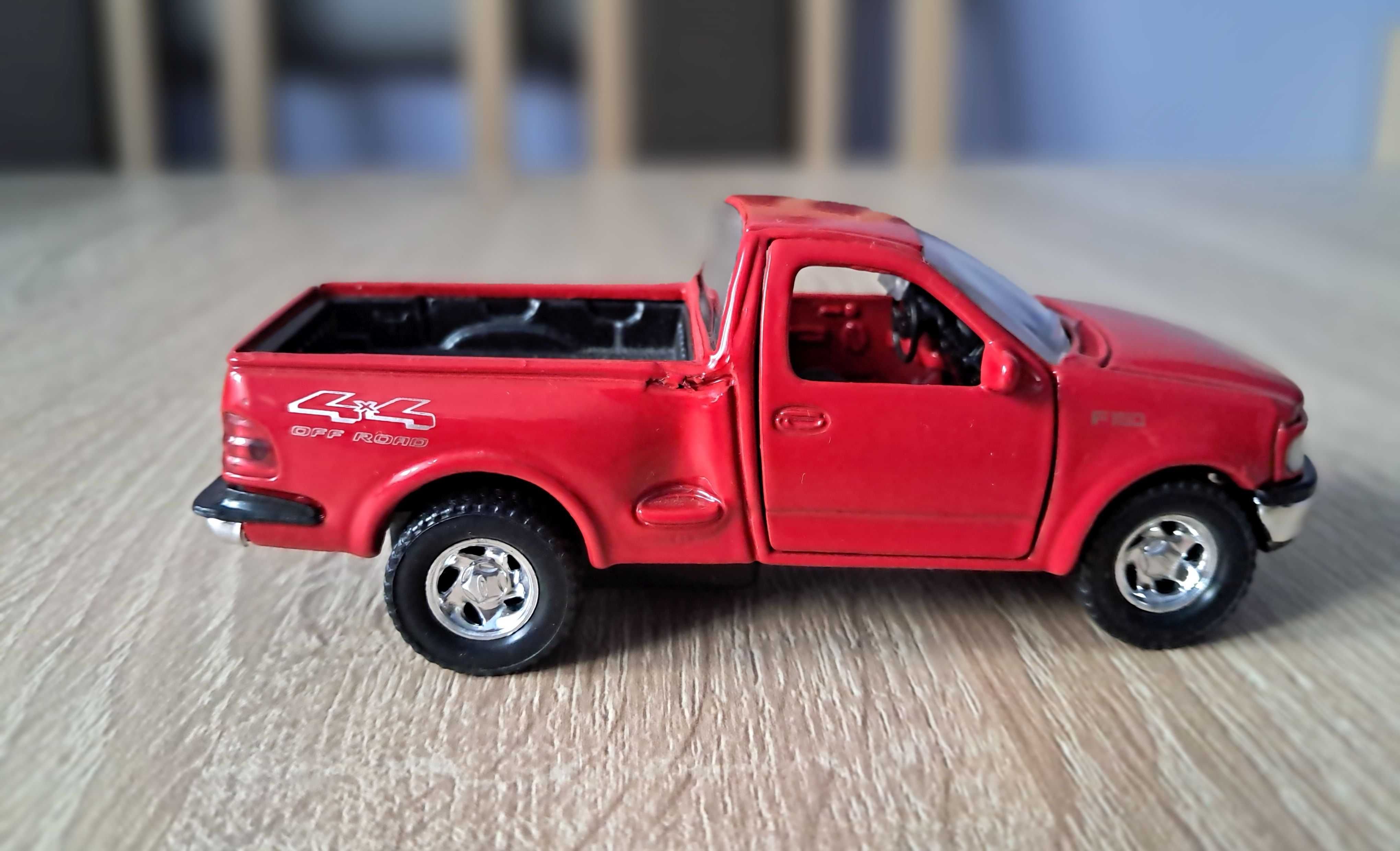 Dwa Fordy Pickup i Land Rover skala 1:34 Welly