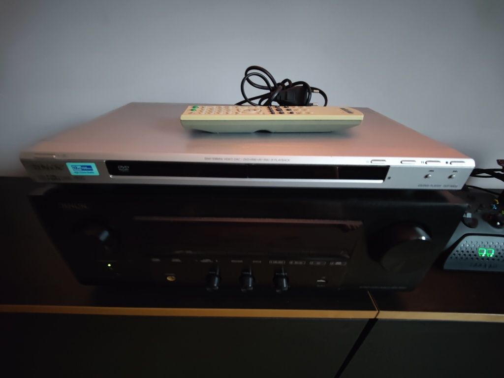 Odtwarzacz CD i DVD Sony DVP-NS32 z pilotem