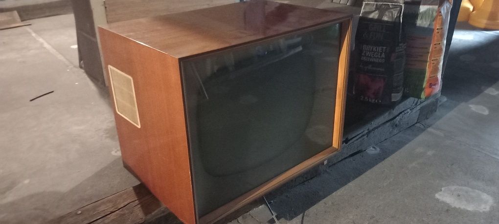 Zabytkowy telewizor rafena z oryginalnym kartonem i dokumentami