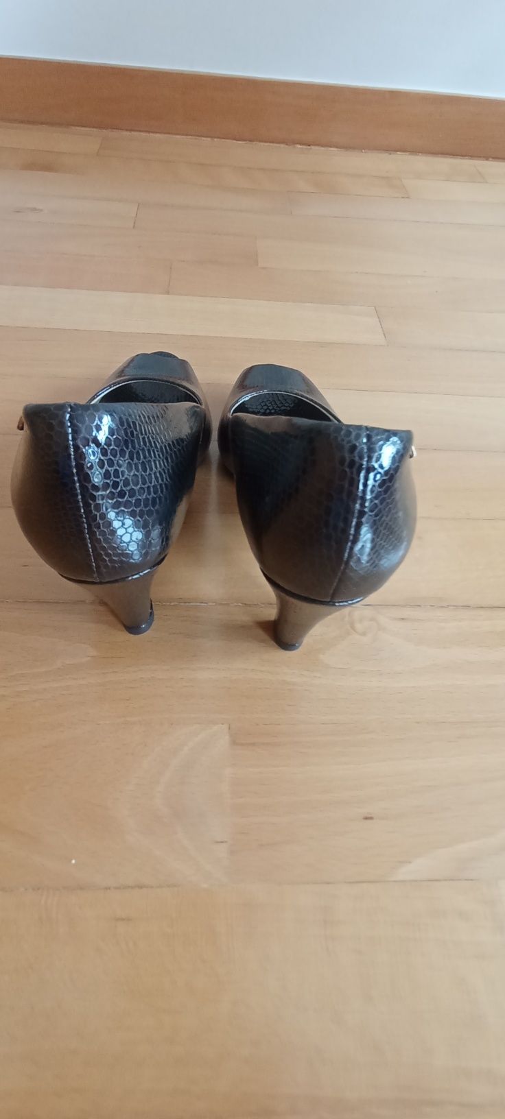 Sapatos de senhora pretos tam 39 NOVOS