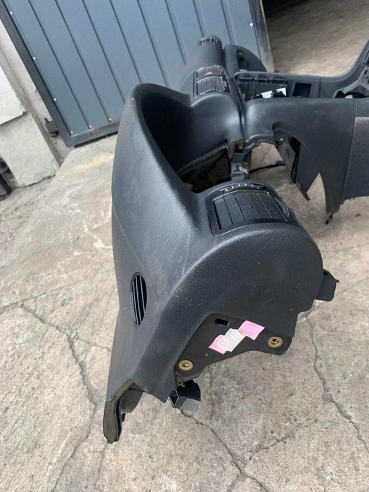 deska rozdzielcza konsola pulpit tunel skoda superb 1