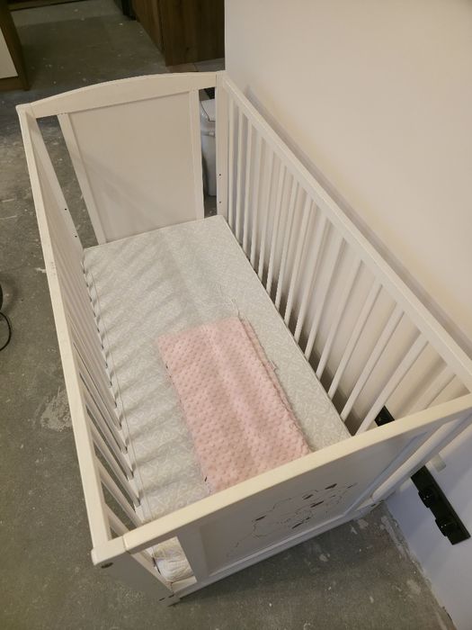 łóżeczko łóżko dziecięce niemowlęce białe szuflada materac