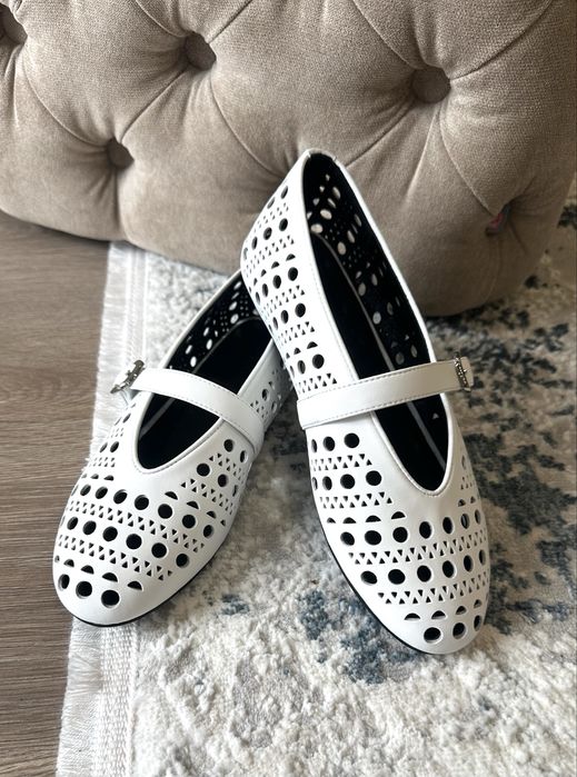 Балетки білі літні