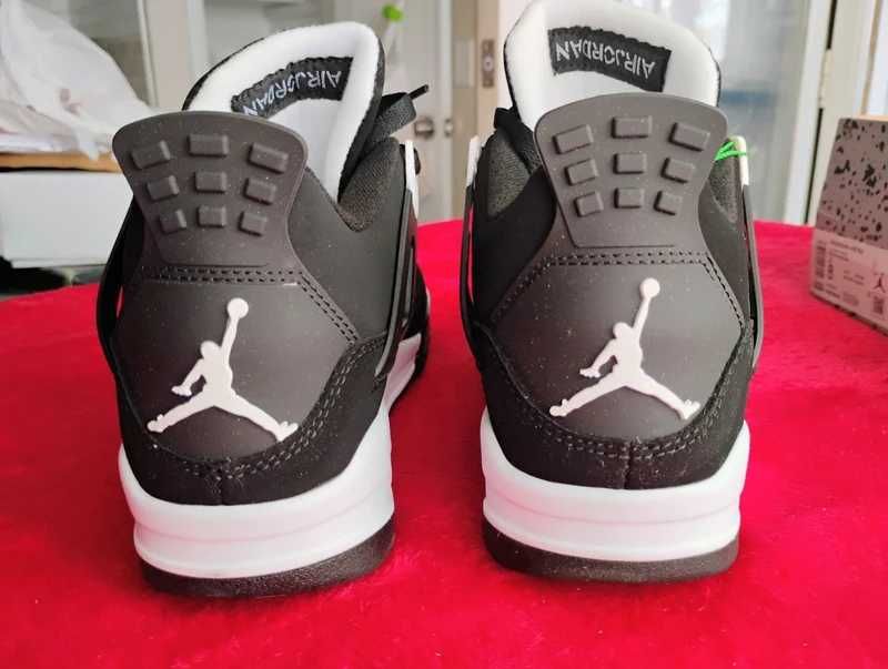 Buty damskie Trampk Jordan 4 Retro White Thunder R.39