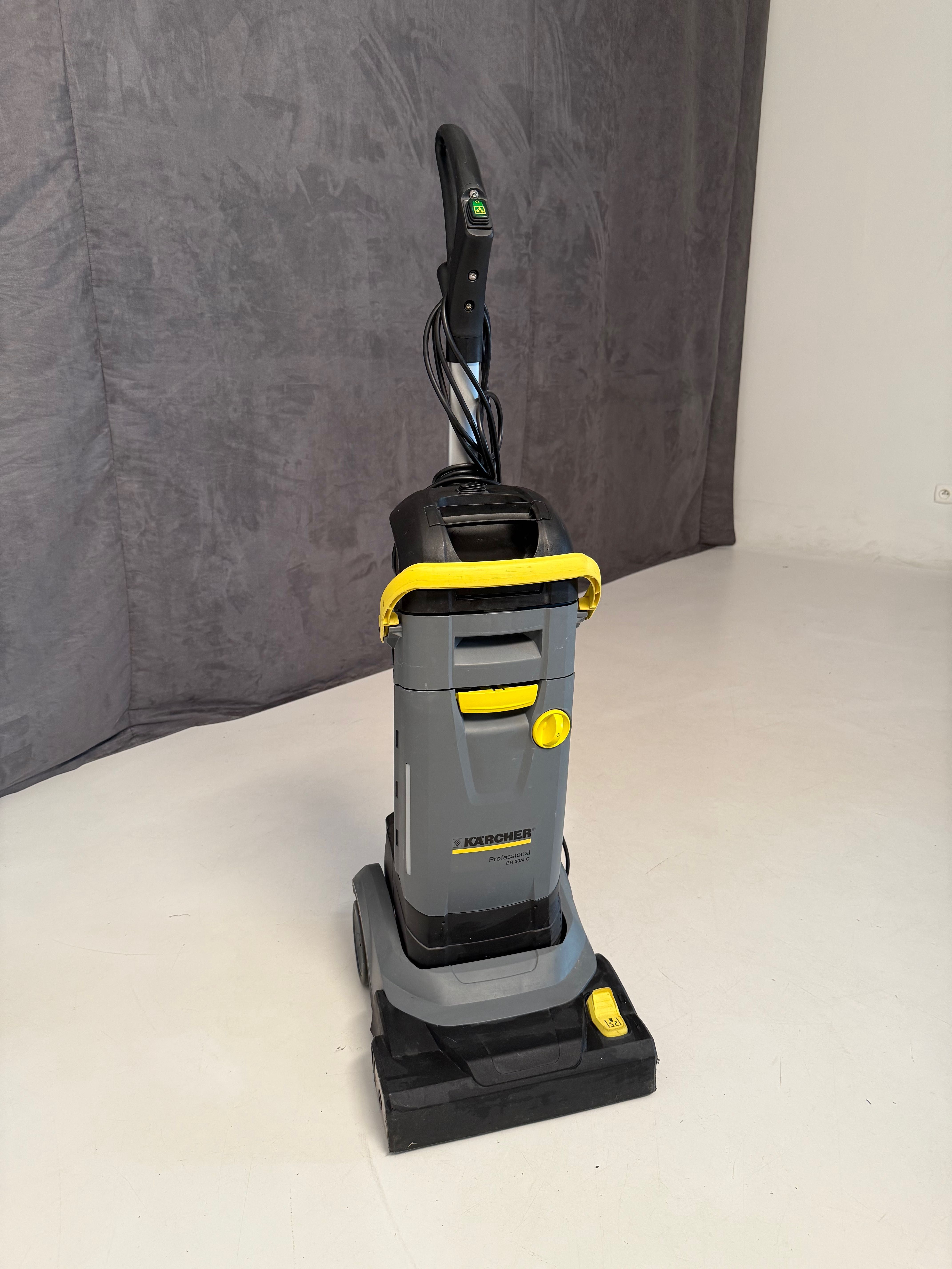 Szorowarka kompaktowa KARCHER Professional BR 30/4 C 1.783-220.0