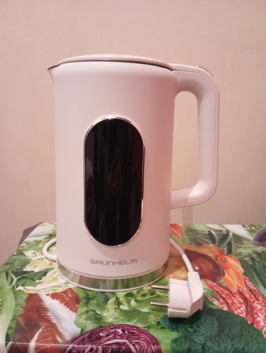 Електрочайник Grunhelm EKS-25030W