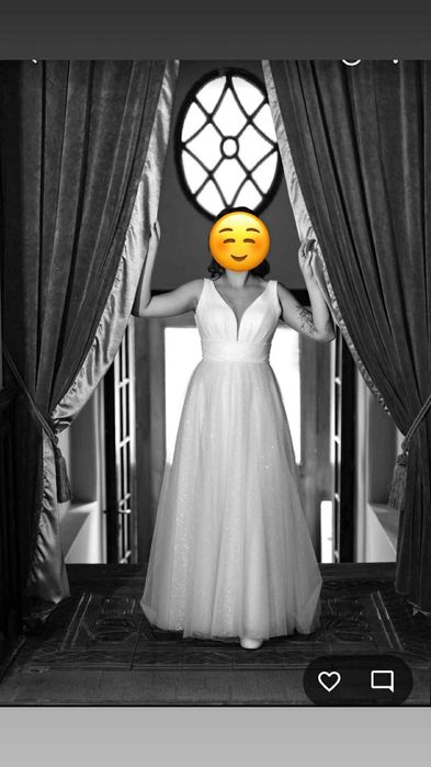 Suknia ślubna brokatowa