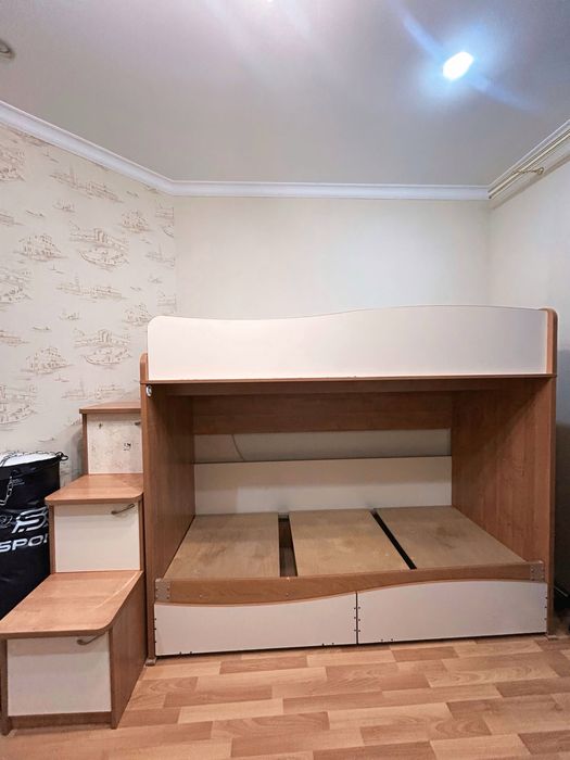Двухъярусная кровать