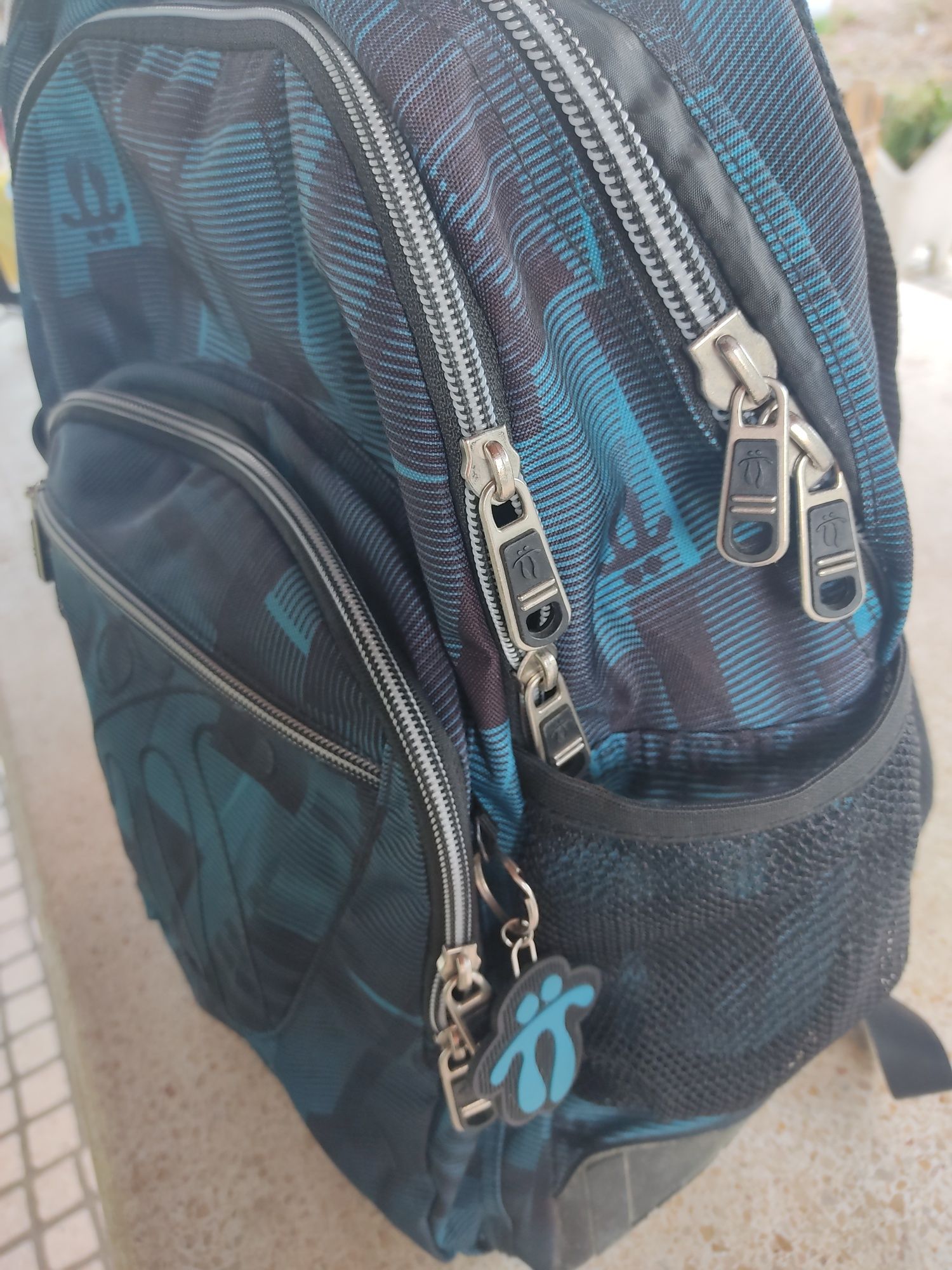 Mochila escolar Totto Ótimo estado