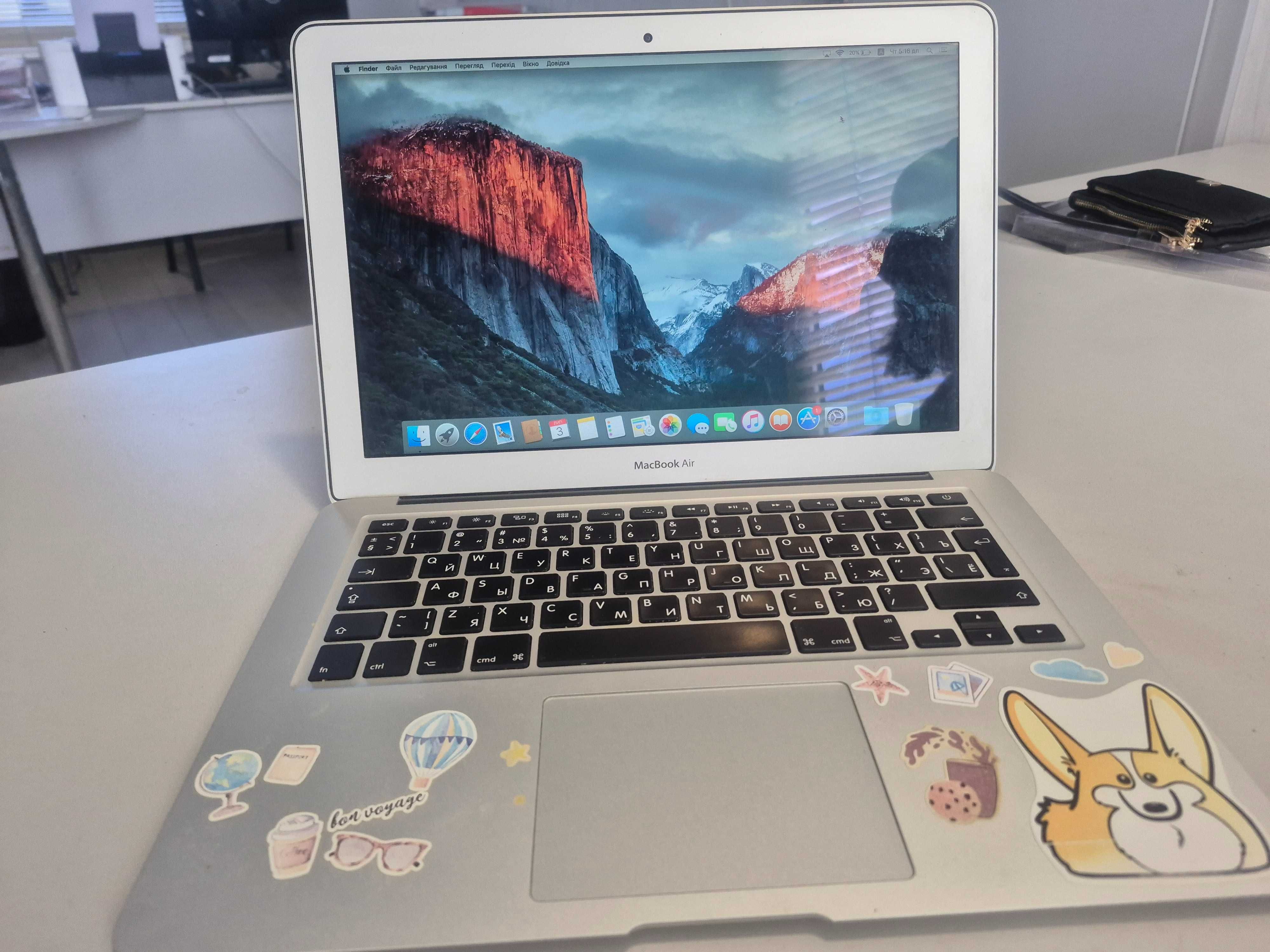 Продам ноутбук Apple MacBook Air - A1466