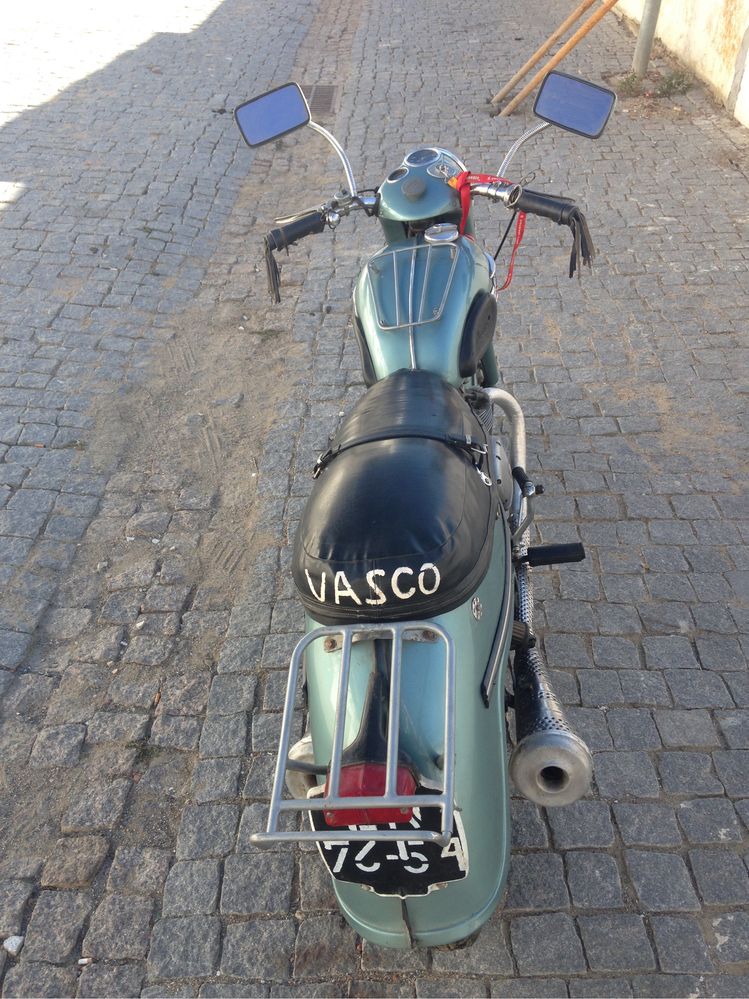 TRYUMPH 350 restaurada classica