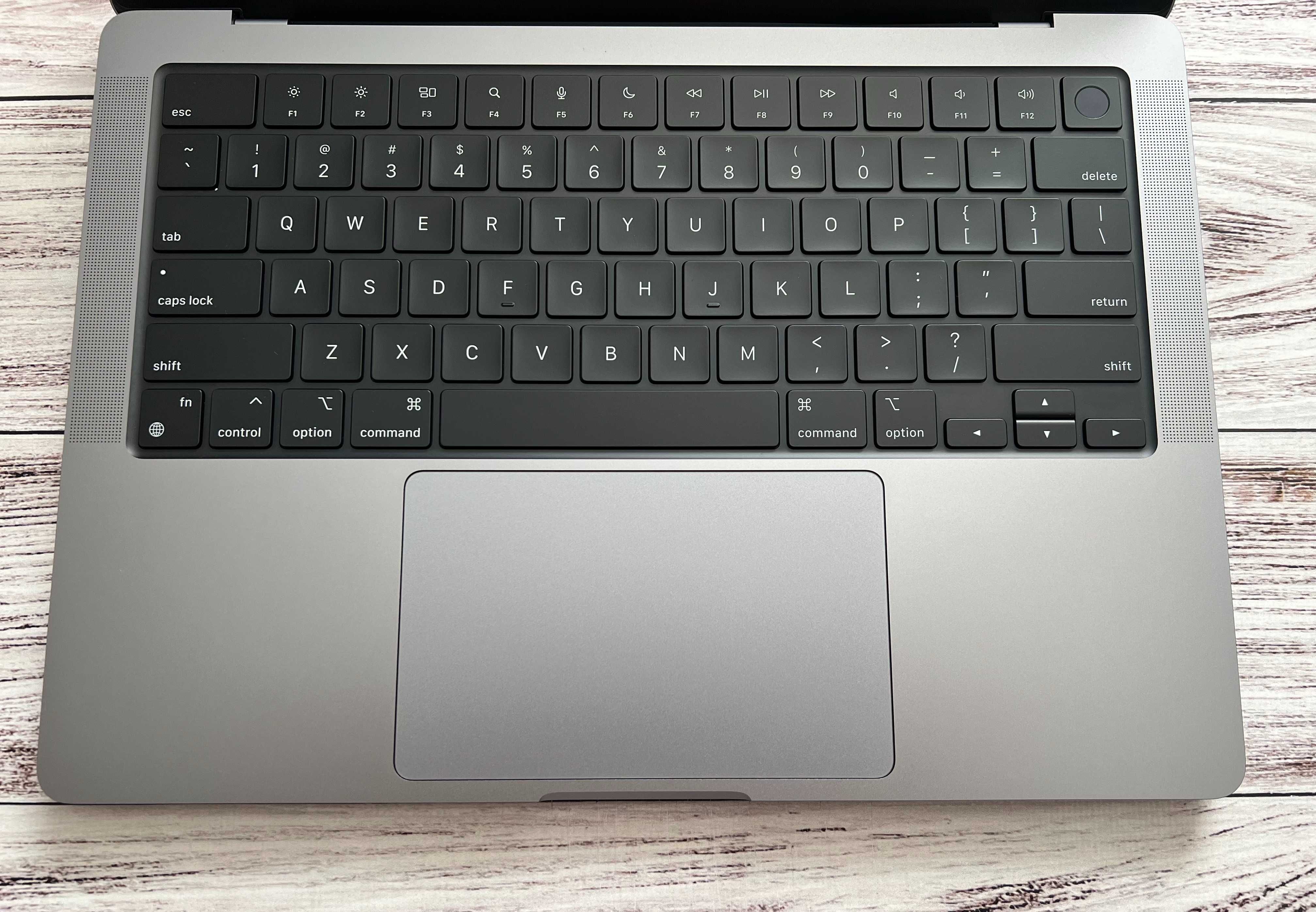 Macbook Pro 14" 2021 M1 Pro / 16Gb DDR5 / SSD 512Gb