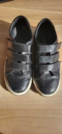 Eleganckie czarne buty Lasocki ze skóry 100% dla chłopaka r. 37