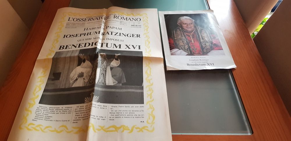 Edição especial do Jornal do Vaticano de 2005 anúncio  papa Bento XVI