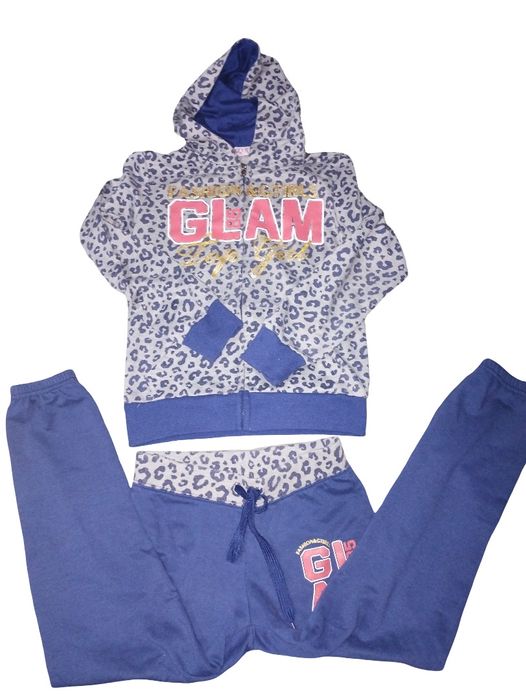 Спортивний костюм .