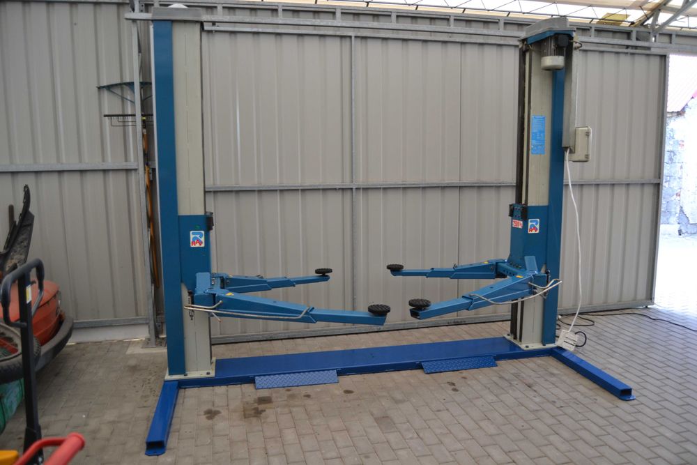 Podnośnik dwukolumnowy Ravaglioli KPN305 rama śrubowy podnosnik 2500kg