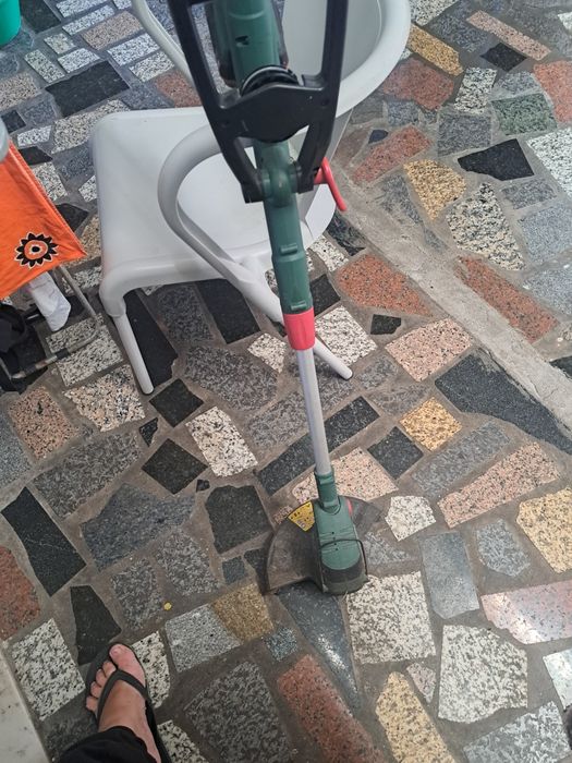 Corta relva a gasolina e aparadora