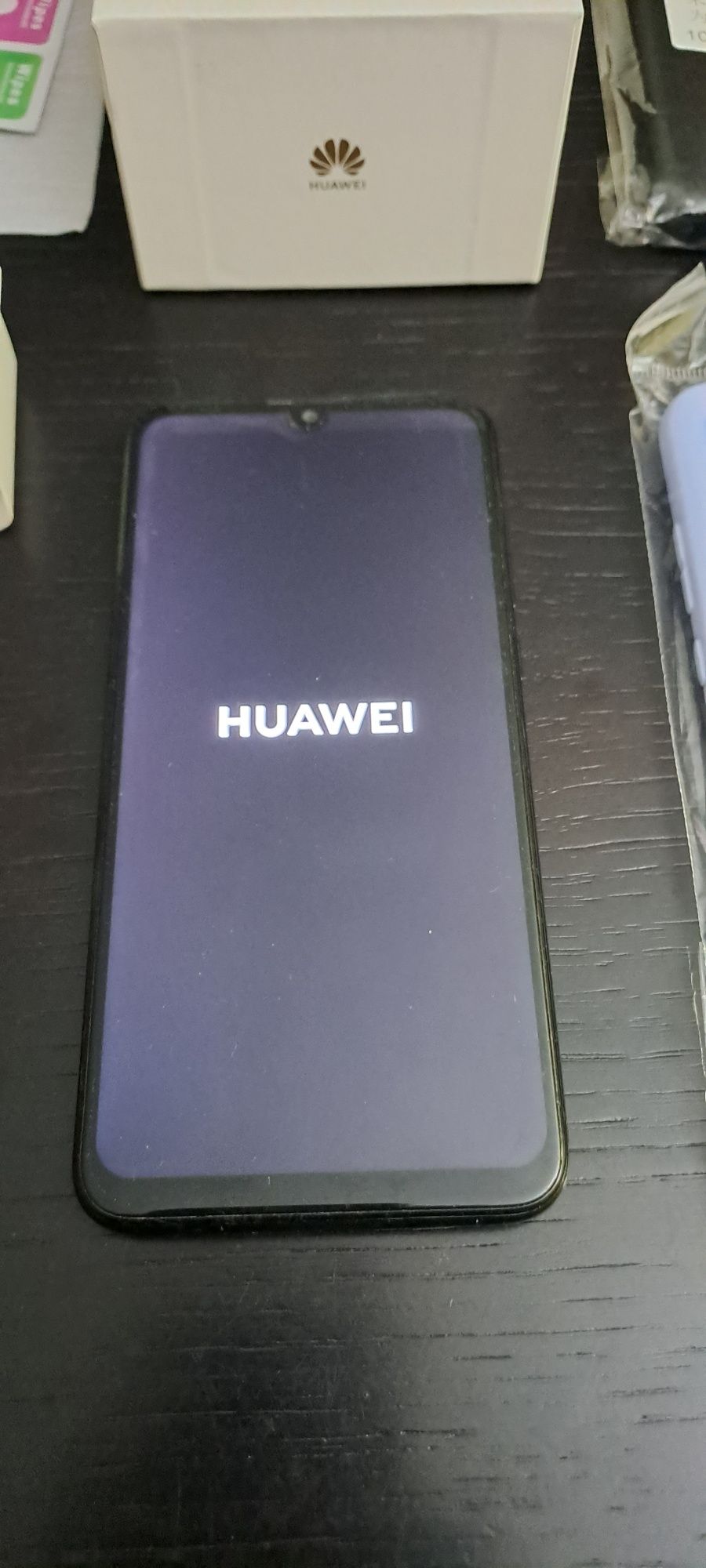 Huawei P Smart 2019 + Acessórios (com avaria)