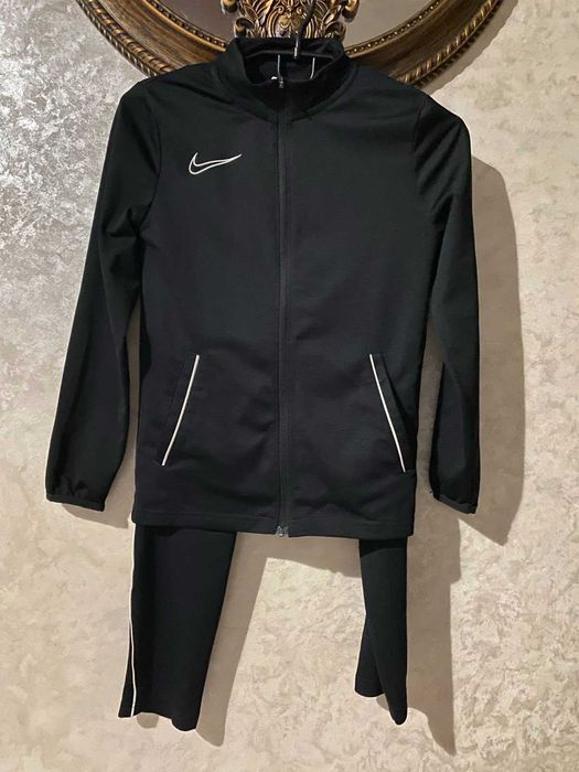 Спортивний костюм для хлопчика NIKE