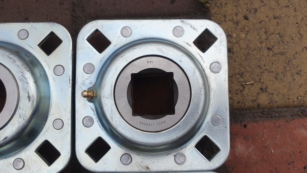 Фланцевий підшипниковий вузол DHU 1 1/2 R209  подшипник корпусний