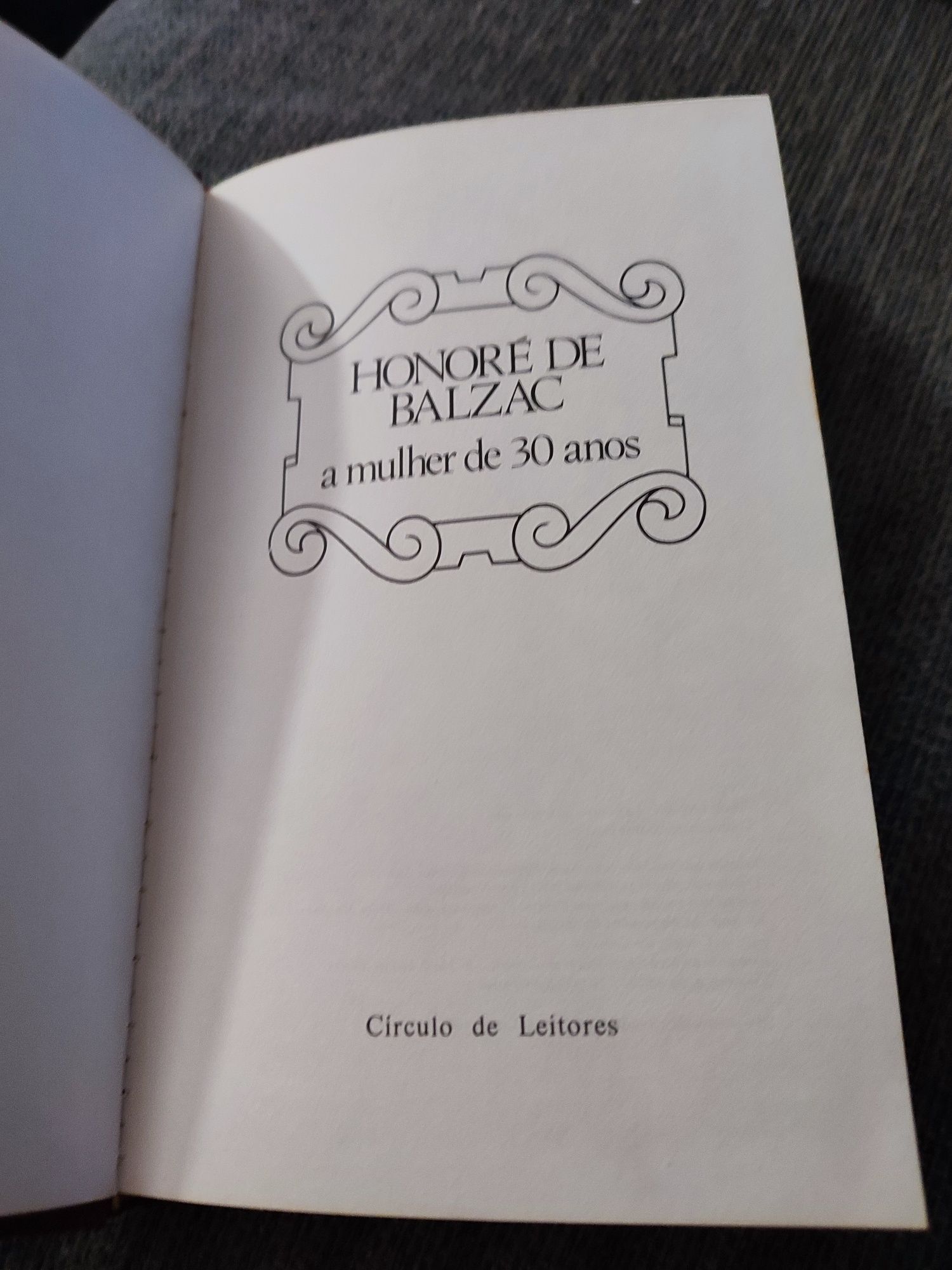 Livro de capa dura de Honoré Balzac