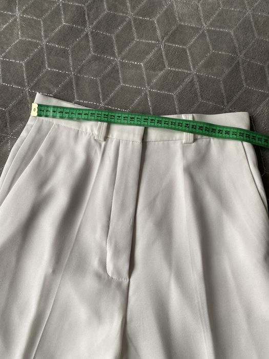 Костюм молочного кольору san_mois. Розмір S-M.