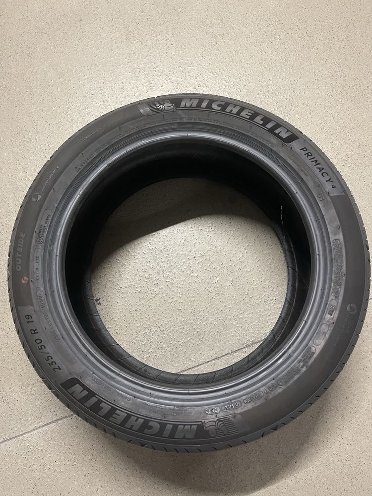 Nowe opony 235/50 r.19