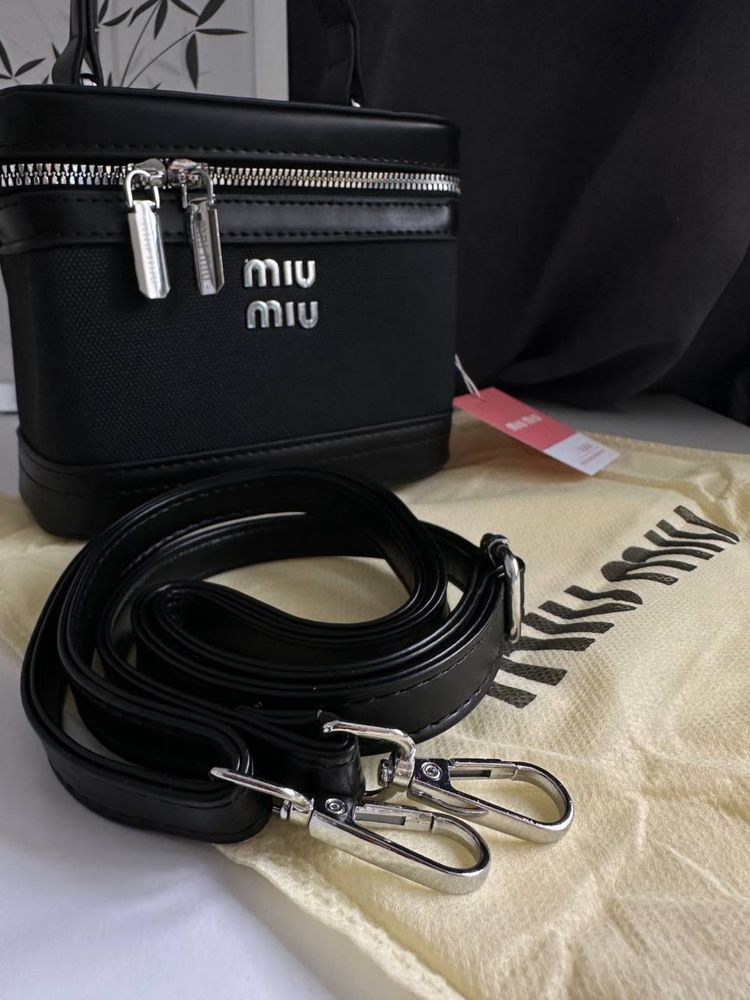 Популярна сумочка бочонок у стилі міу міу miu miu, трендова міні сумка