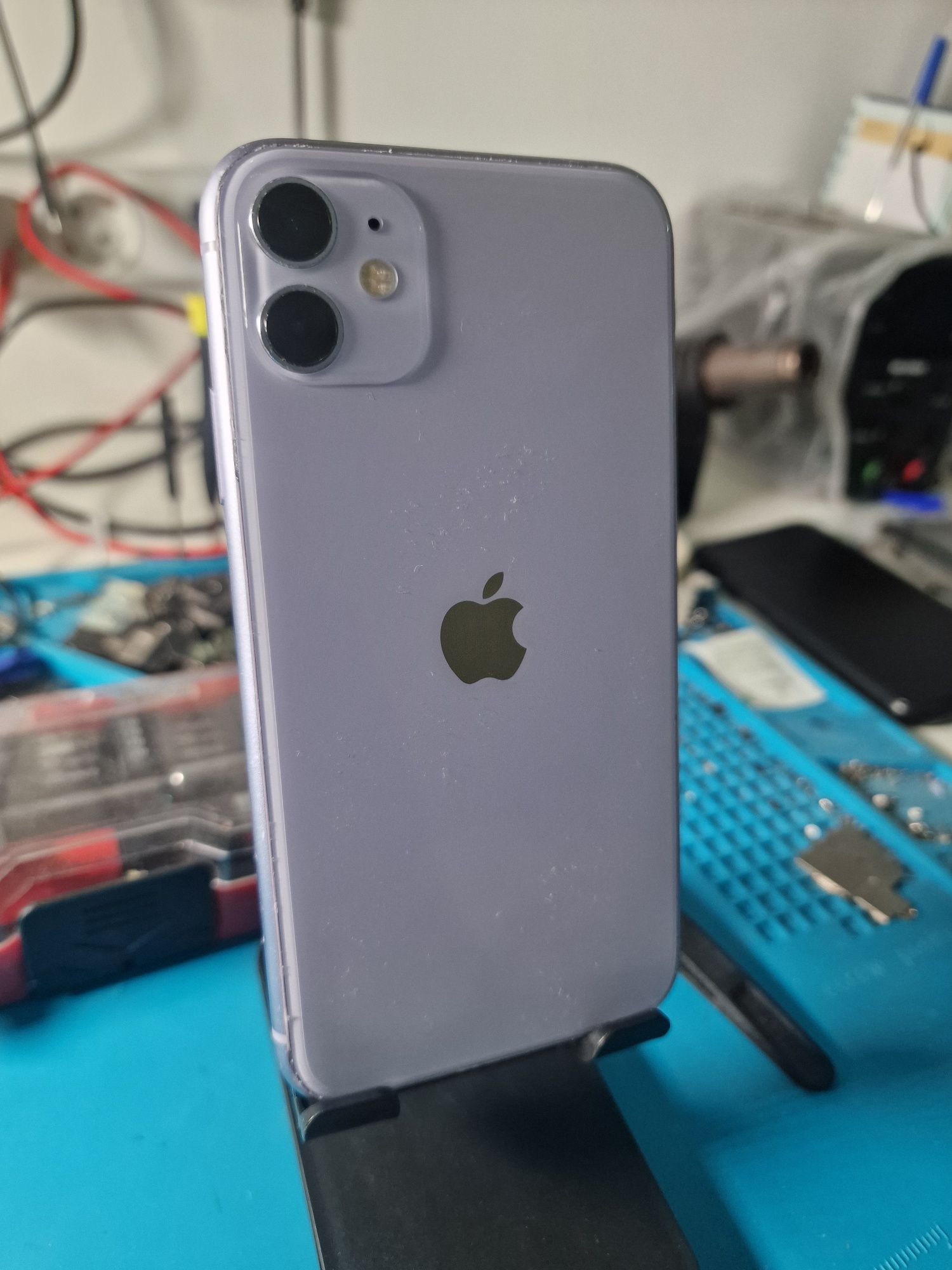 Iphone 11 Roxo 64GB