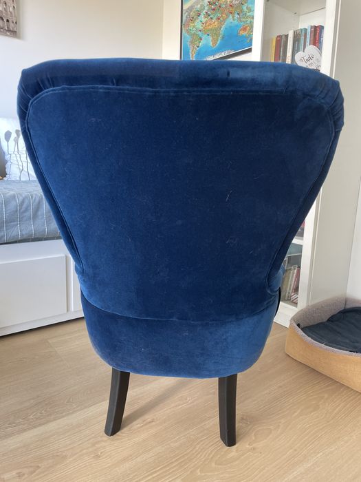 Cadeirão azul veludo IKEA