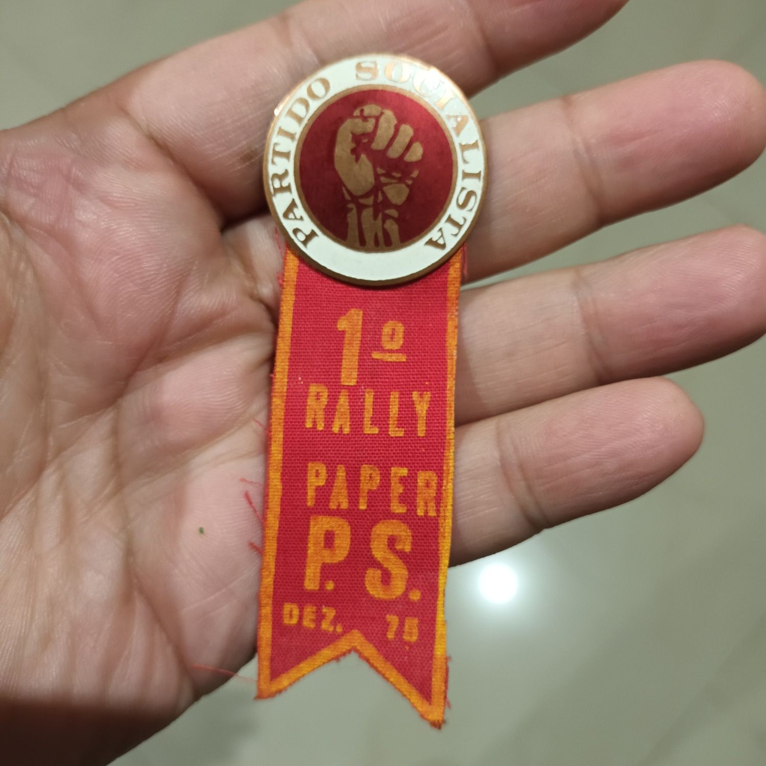 Alfinete partido socialista 1 rally paper