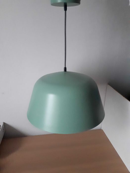 duża lampa wisząca metalowa zielona miętowa żyrandol nowoczesny