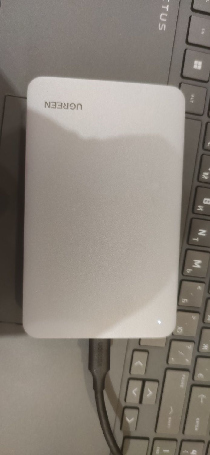 Зовнішній накопичувач 2 tb., SSD micron 5200 pro Ugreen