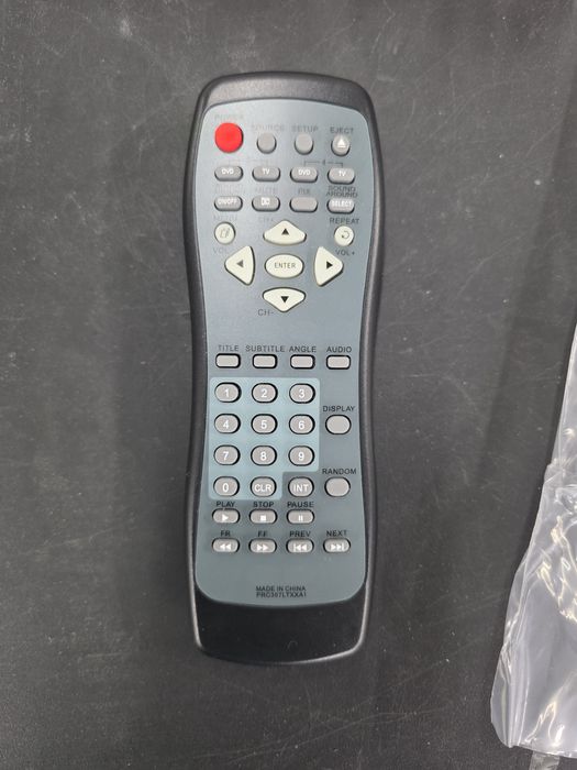 Pilot DVD Cadillac Escalade Paltinum do monitorów w zagłówkach