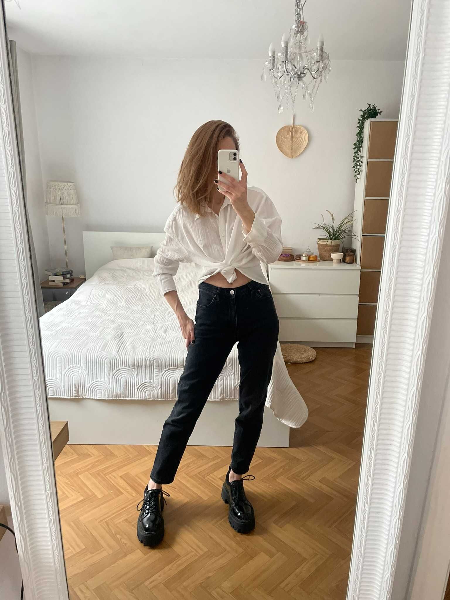 MNG Mango spodnie mom jeans czarne efekt sprania wysoki stan S 36