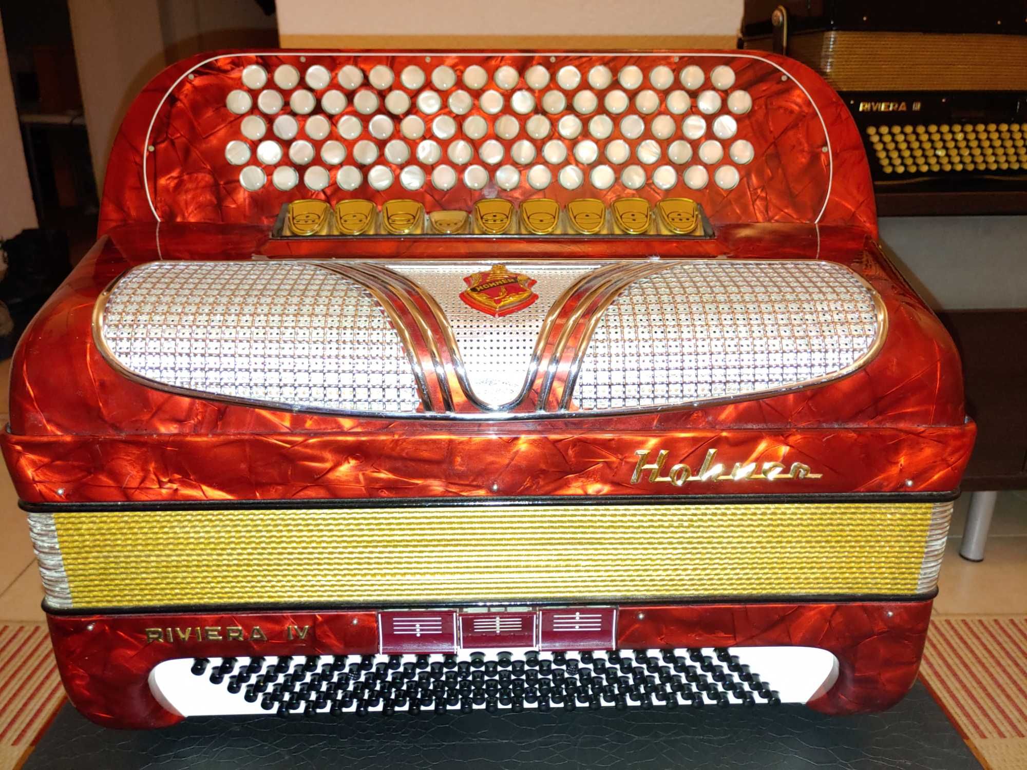 Hohner Riviera IV 4a Quarta voz de botões em bom estado