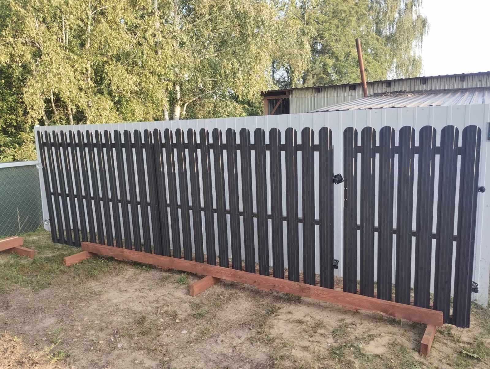Brama Palisadowa skrzydłowa, suwana