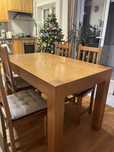 Mesa de Madeira com cadeiras