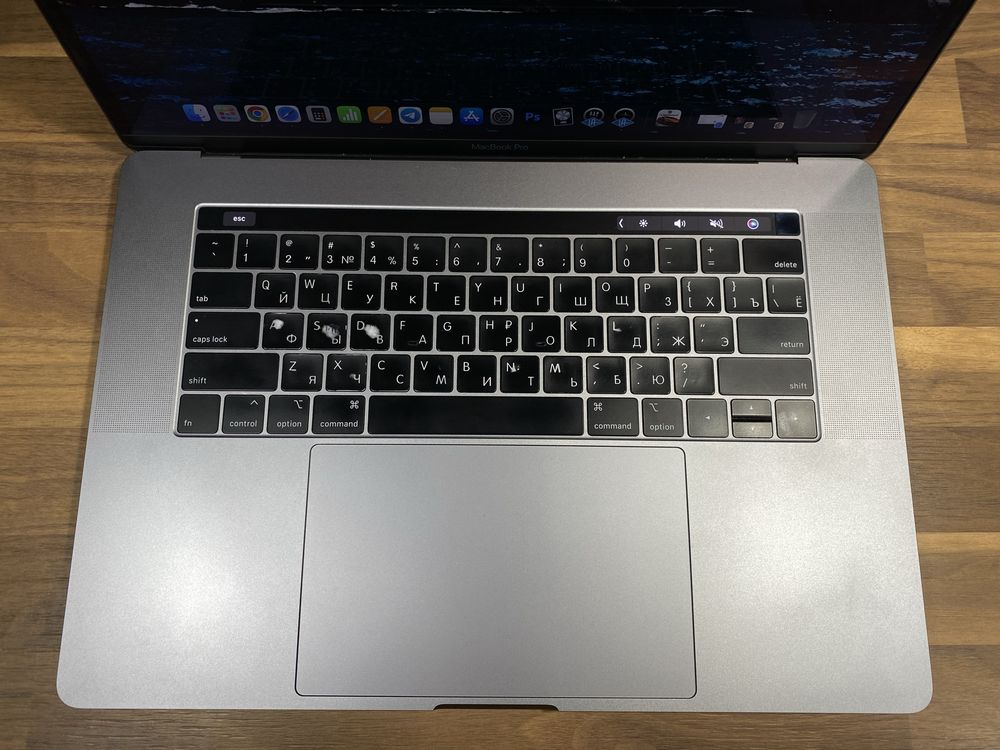 MacBook Pro 2018/15-inch/i7/16gb/4gb/256gb