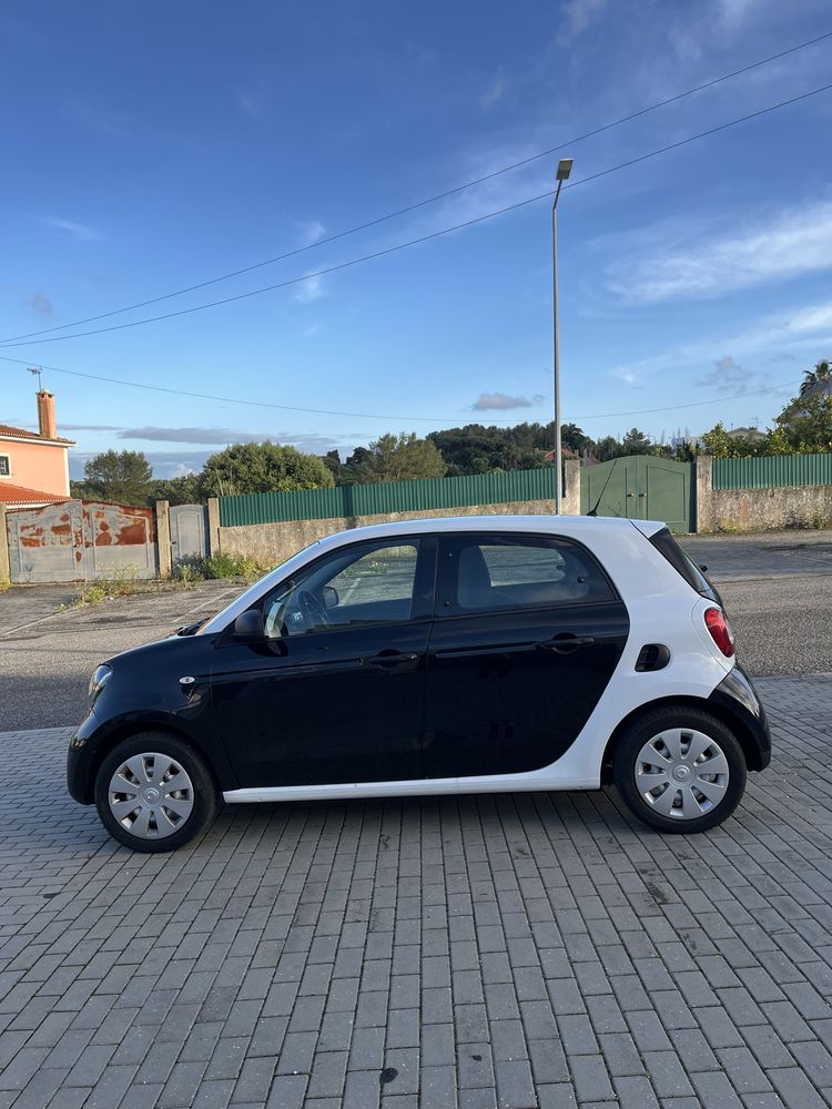 Smart ForFour Black&White
