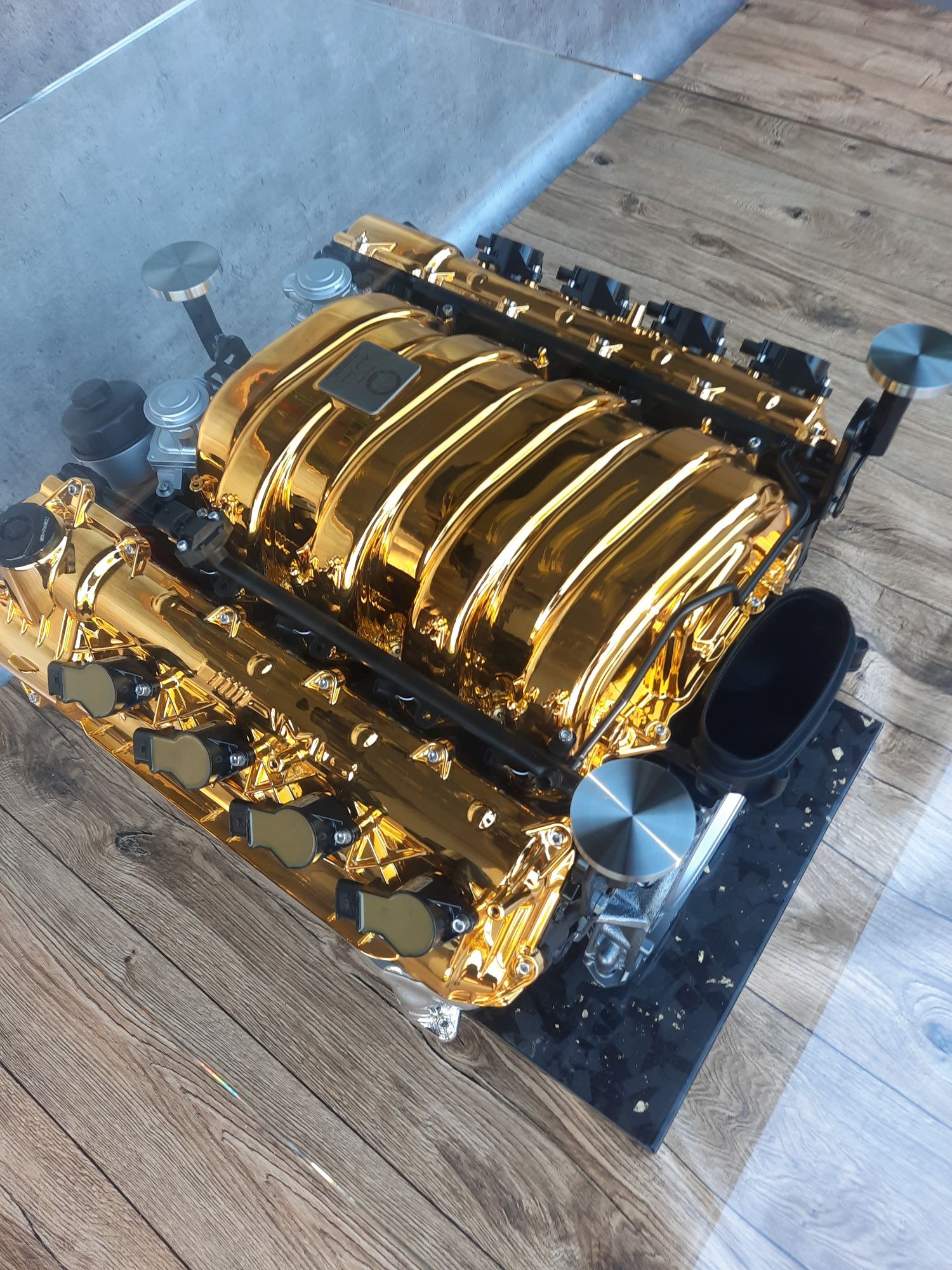 Stół z silnika Mercedesa V8 6.3 AMG Klasa G63 S63 E63 SL63 C63 CL63