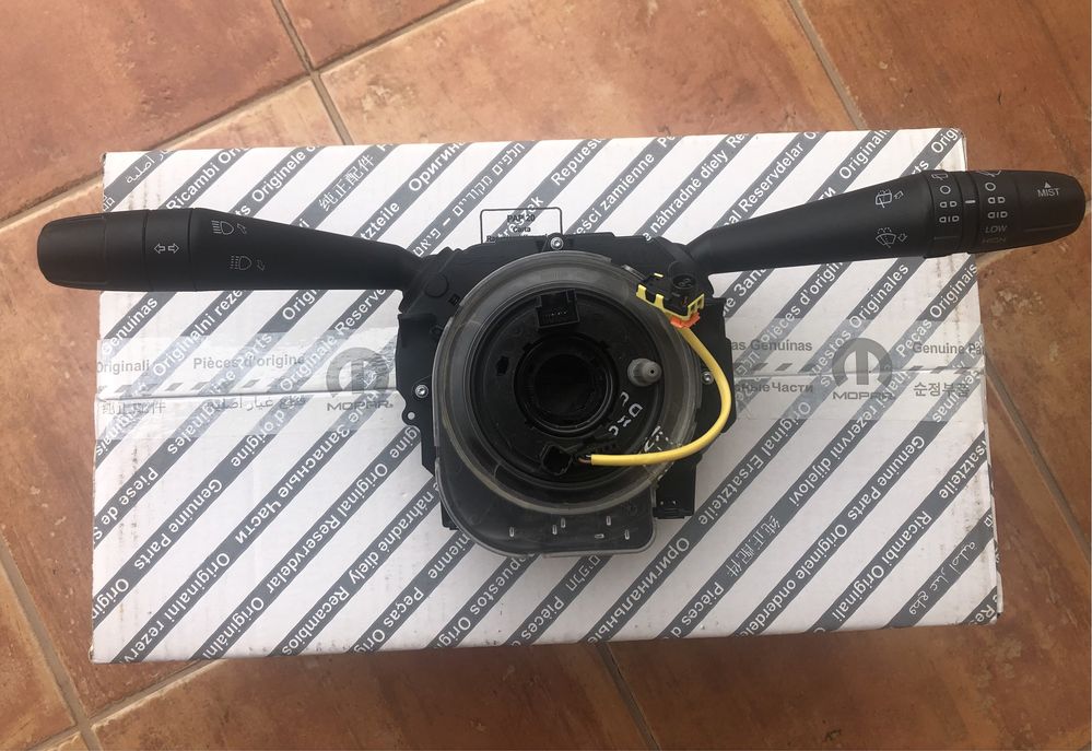 Przełącznik pod kierownicę Jeep Renegade