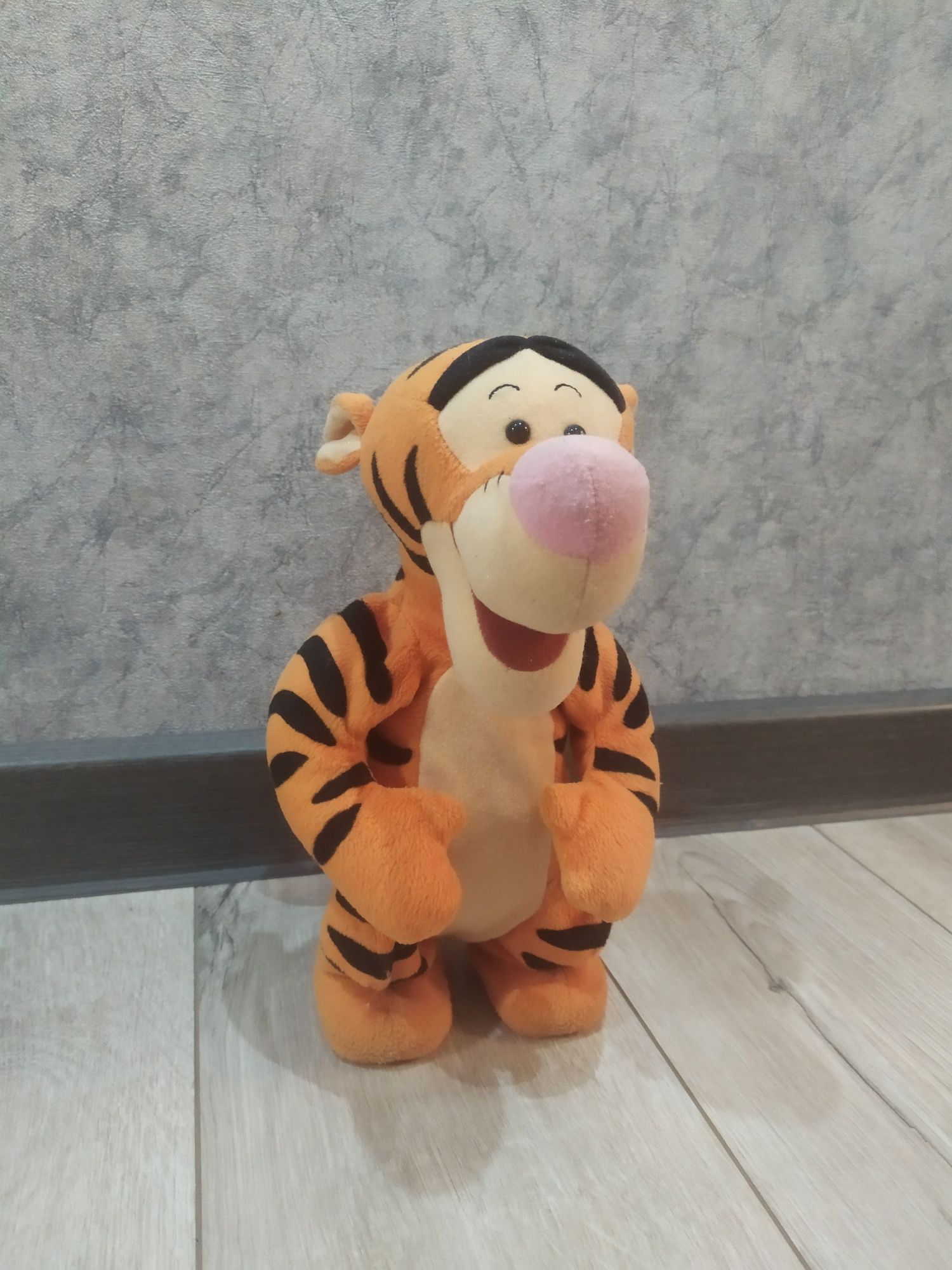 Тигр прыгающий  Вінни пух Тигруля інтерактивна іграшка