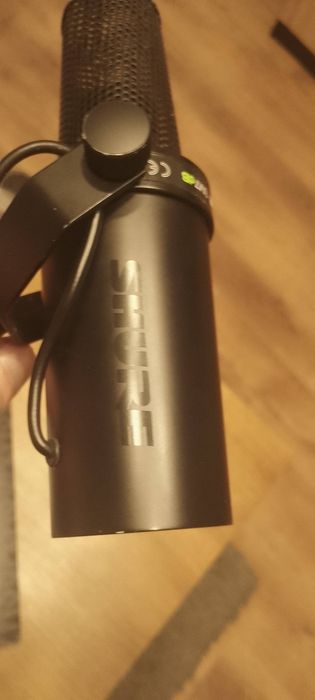 Shure SM7dB – kultowy mikrofon do wokalu, podcastu i streamu
