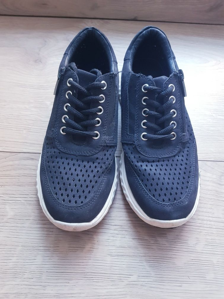 Buty sportowe damskie marki Gosoft rozmiar 37.