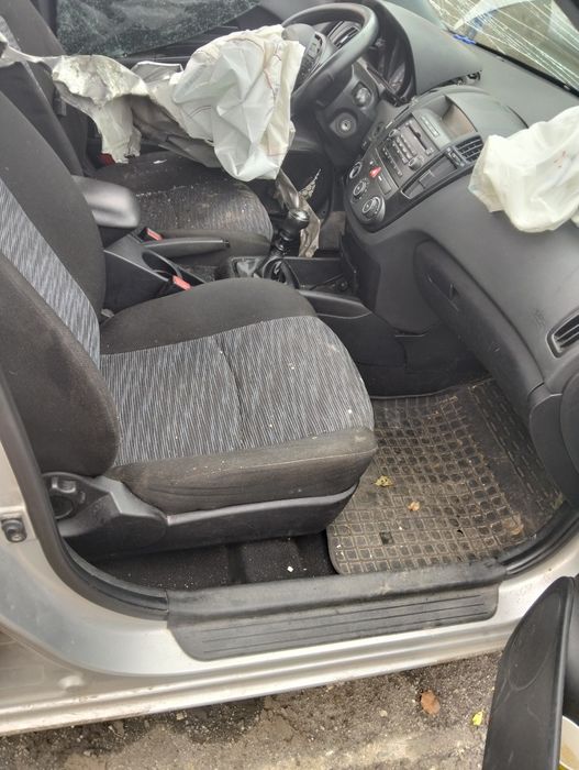 Продам кіа сід 09 р.після дтп з документами