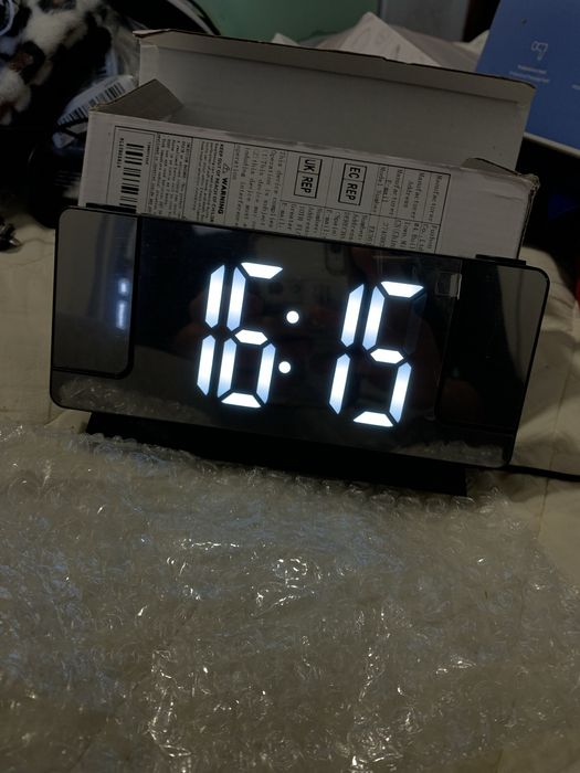 Relógio Despertador De Projeção Multifuncional Com Espelho